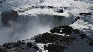 Crecida del Iguazú obliga al cierre de la Garganta del Diablo