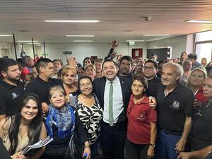 Popular / Inte Luis Bello sacó pecho a protesta sindical y logró acuerdo en muni