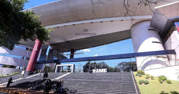 La Nación / Abren investigación sobre sobrina de Lalo Gomes en Diputados