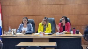Nueva suspensión de juicio contra fiscal suspendida, exjuez y abogado acusados por coima - PDS RADIO Y TV