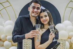 ¡Amor y fe! ¡Pelotero de Cerro inauguró un complejo con su novia y atendé qué nombre le puso!