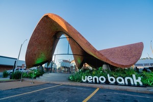 ueno bank inauguró su nuevo centro ueno bank xpo uniendo arte e innovación - trece