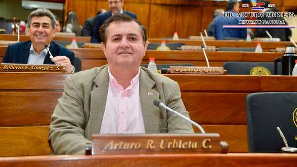 Diputado Urbieta se desmarca de la sobrina de “Lalo” Gomes - Política - ABC Color