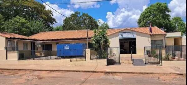 Ypané: enfermeros de urgencias del Centro de Salud exigen sus días libres - Nacionales - ABC Color