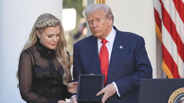 Trump entrega de forma póstuma la Medalla Presidencial de la Libertad a Charlie Kirk