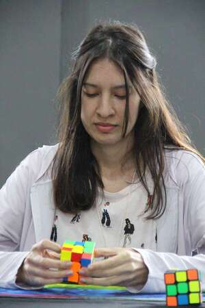Adrenalina con el cubo Rubik - Polideportivo - ABC Color