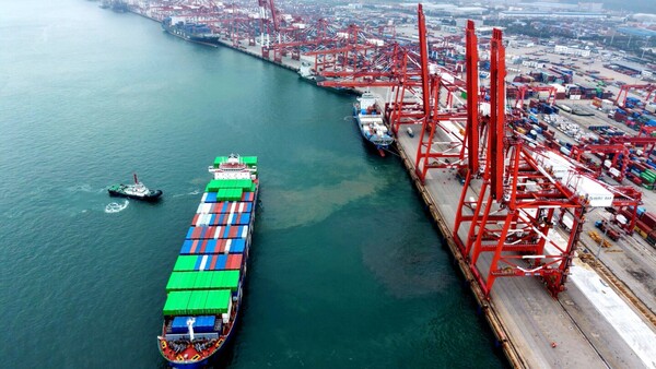 La guerra comercial gana fuerza entre las principales potencias