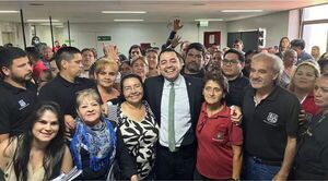 Intendente Bello acuerda con funcionarios y destraba conflicto por atraso salarial