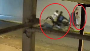 Video: Madre e hija sufren violento asalto por parte de motochorros en Asunción