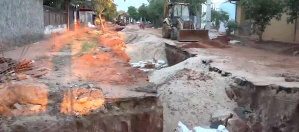 Obras de desagüe mantienen aislados a vecinos del barrio San Pablo - Nacionales - ABC Color