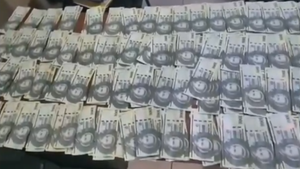 Policía detiene a presunto estafador implicado en un esquema de estafa con pagarés