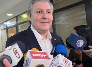 Senador cuestiona proyecto que busca voto secreto en la elección del presidente de la Corte - PDS RADIO Y TV
