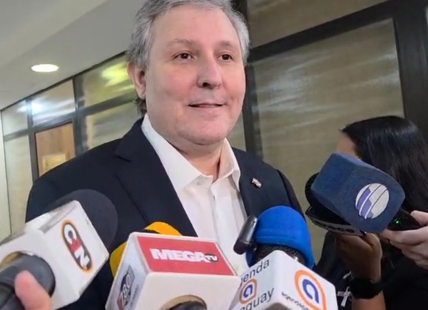 Senador cuestiona proyecto que busca voto secreto en la elección del presidente de la Corte - PDS RADIO Y TV