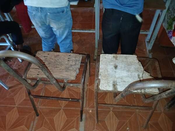 Itaipú reportó entrega total de pupitres hace casi un mes, pero comunidades indígenas siguen esperando - ABC en el Este - ABC Color