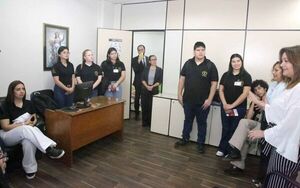Estudiantes de Psicología visitaron Palacio de Justicia de Asunción