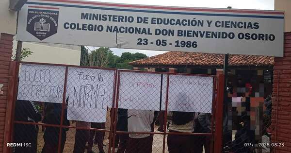 La Nación / Ñemby: estudiantes toman colegio y exigen destitución de la directora