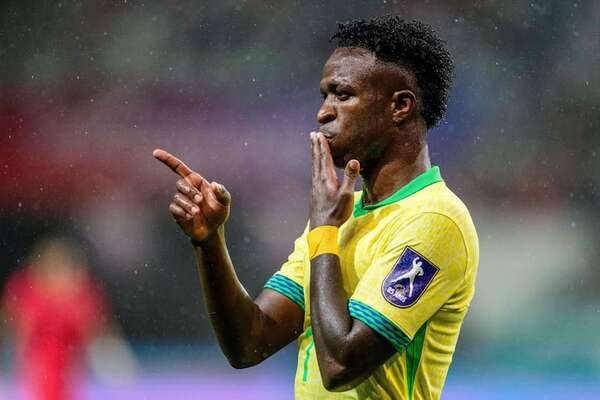 Vinícius, procesado en Brasil por “perturbar” a vecinos - Fútbol Internacional - ABC Color