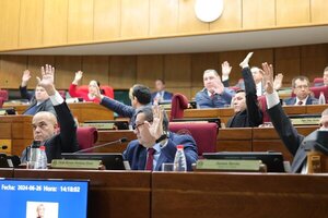 Senado vuelve a frenar la ley de protección a periodistas pese a los ataques recientes