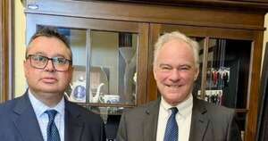 La Nación / Leite se reúne con senador Kaine, político representativo del Partido Demócrata