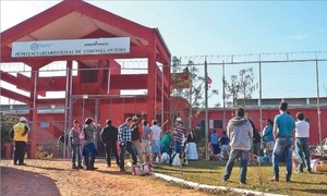 Rescatan a menores ingresadas a la "privada" en la Penitenciaría Regional de Coronel Oviedo - OviedoPress