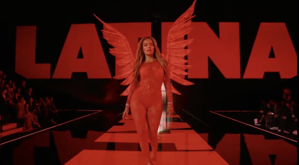 Popular / (VIDEO).Así fue la presentación de Karol G en el Victoria’s Secret Fashion Show 2025