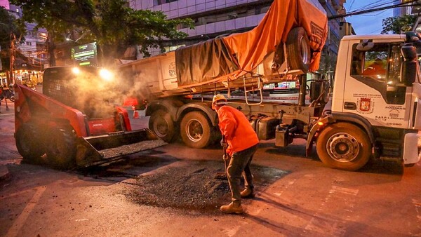 Bacheo en CDE, una solución parche ante las fugas de cañerías de Essap