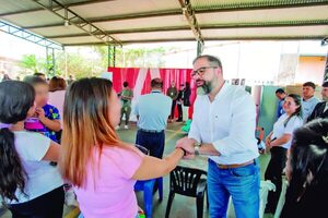 Alegría de niños en la reinauguración del penal de mujeres