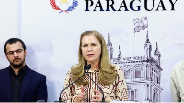 MINISTRA DE SALUD DENUNCIA A CUENTAS FALSAS QUE USAN SU IMAGEN Y NOMBRE PARA ESTAFAR
