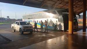 Hallan sin vida a un pasajero dentro de un colectivo al llegar a PJC