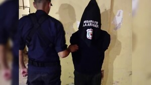 Detenido por intentar quemar a su mamá con nafta