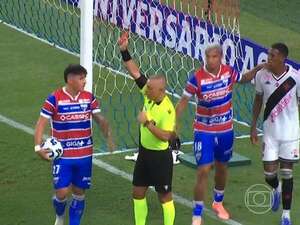 Video: La expulsión de Adam Bareiro en la derrota de Fortaleza - Fútbol Internacional - ABC Color