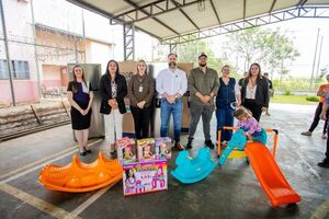 MINISTRO DE JUSTICIA VISITÓ EL PENAL SERAFINA DÁVALOS PARA ESCUCHAR Y FACILITAR SUS PEDIDOS