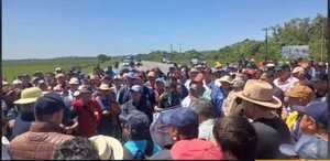 Productores de papa y cebolla protestan contra el contrabando y la falta de control