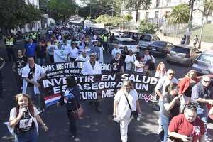 “Somos el gremio más manoseado y vapuleado por la clase política”, sostienen médicos - Nacionales - ABC Color