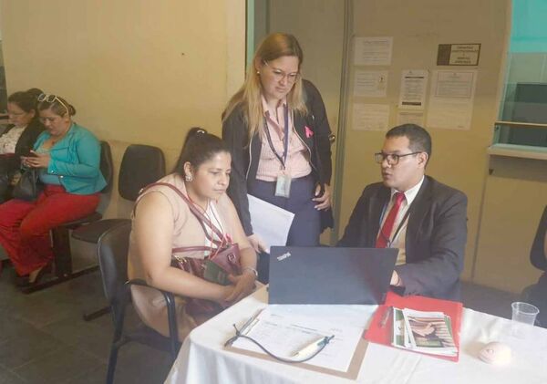 Realizan capacitaciones gratuitas sobre base de datos jurídicos en Villa Hayes