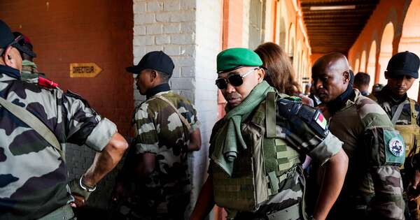 La Nación / Presidente de Madagascar abandonó el país y asume un gobierno militar