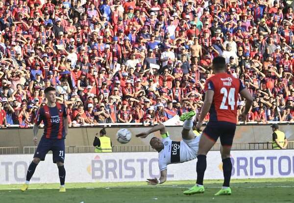 Un día como hoy: el golazo de chilena de Richard Ortiz a Cerro Porteño en La Nueva Olla - Olimpia - ABC Color