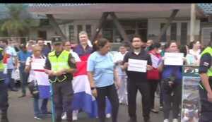 Popular / Funcionarios de Clínicas ojapo manifestación