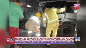 Manejaba alcoholizado y chocó contra un camión