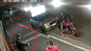 Video: Asaltante roba a punta de pistola a un delivery en un bar de Lambaré