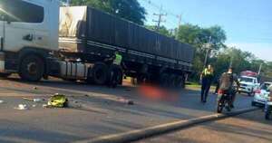 Diario HOY | Accidente en Guairá: motociclista muere arrollado tras rozar contra un Scania