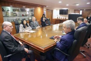 Coordinan acciones para ampliar la cantidad de beneficiarios de tobilleras electrónicas