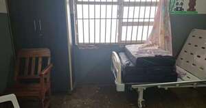 La Nación / ¡Insólito!: indígenas destruyen parte de la ventana para rescatar a su hijo del hospital