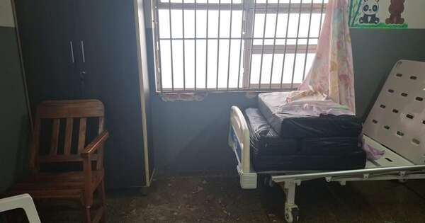 La Nación / ¡Insólito!: indígenas destruyen parte de la ventana para rescatar a su hijo del hospital