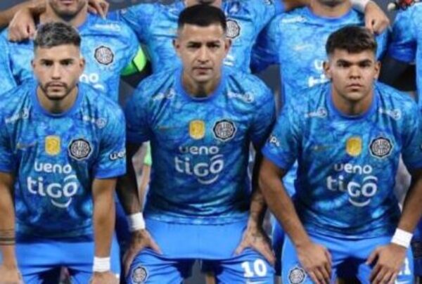 Popular / ¿Olimpia eligió usar la camiseta celeste por "consejo" de un astrólogo?