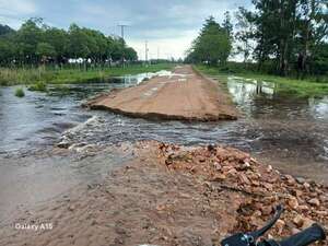 Intensas lluvias cortan rutas y dejan comunidades aisladas en Villalbín, Laureles y Cerrito - Nacionales - ABC Color