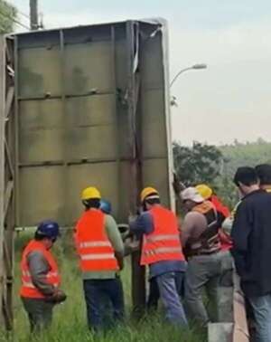 Patrulla Caminera: remoción de carteles ilegales en rutas seguirá en San Ber y CDE - Nacionales - ABC Color
