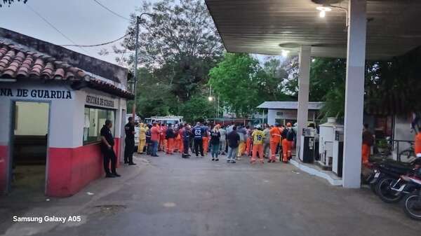 Municipalidad de Asunción: Funcionarios de Aseo Urbano se quedan sin IPS por falta de pago - Nacionales - ABC Color