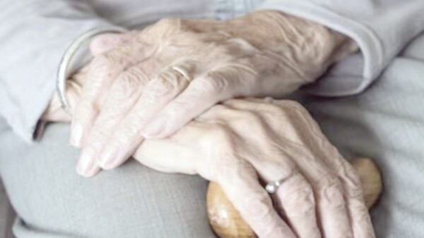 Adultos de 65 a 71 años no cobrarán la pensión este año