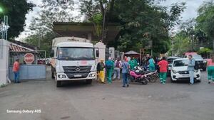 Artigas, bloqueada parcialmente por marcha de funcionarios municipales - Nacionales - ABC Color
